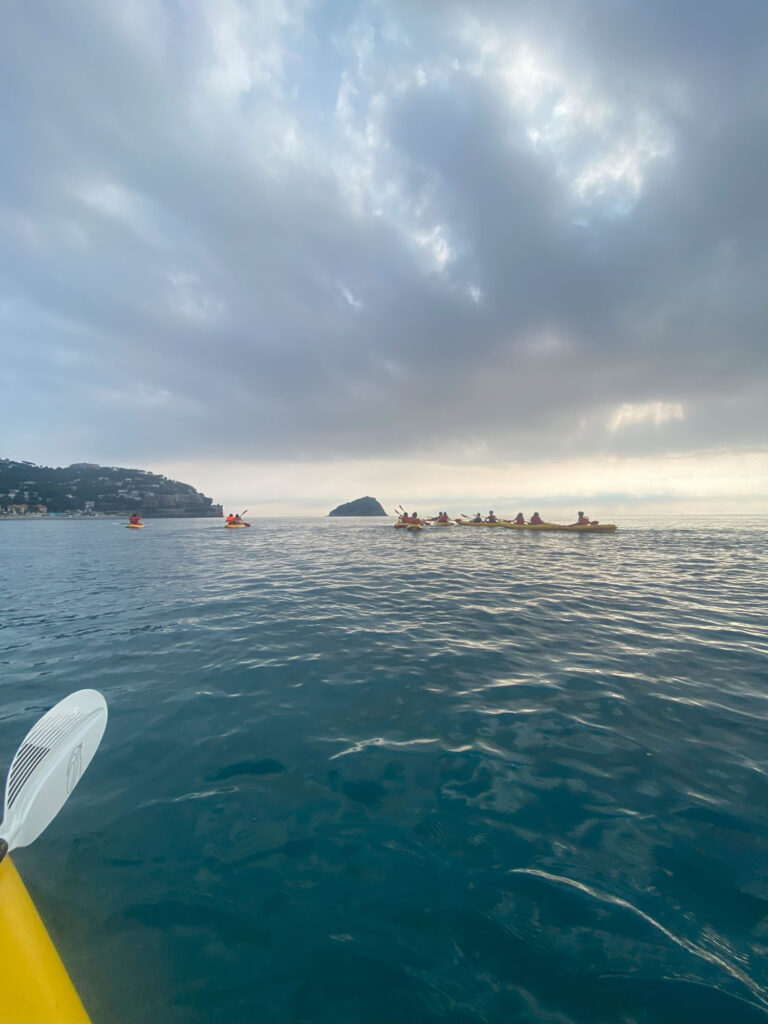 vert. canoe e isola distante