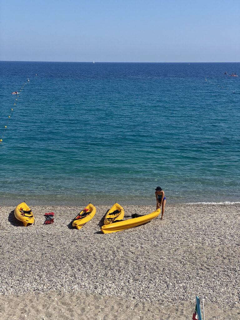 pochi kayak spiaggiavert