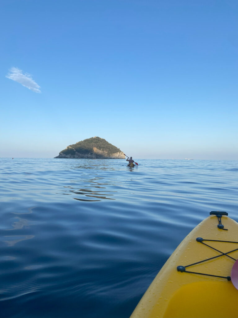 Kayak tour all'isola di Bergeggi Kayak all'Isola di Bergeggi