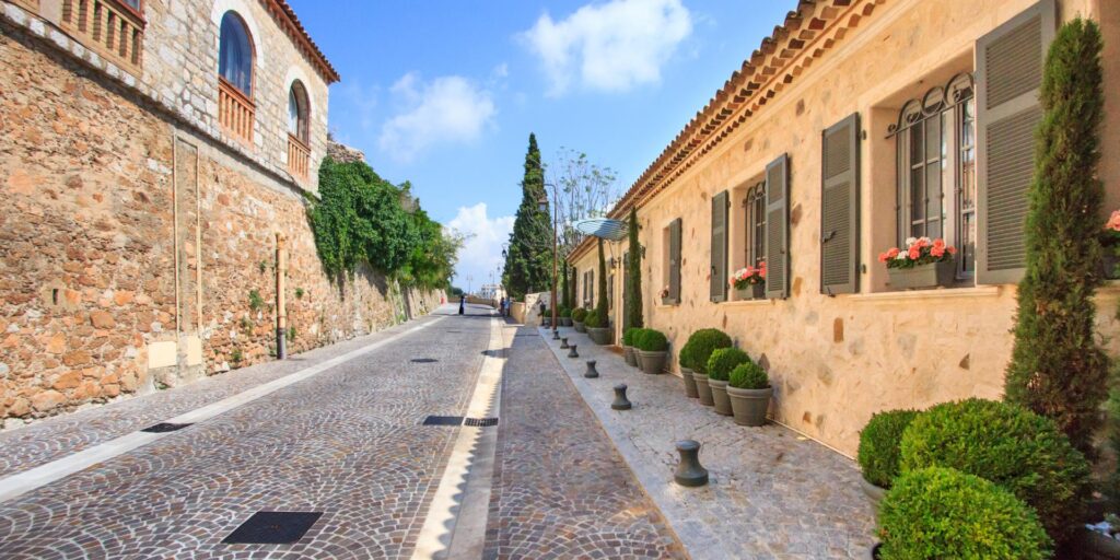 ruelles-suquetmairie-de-cannes-1920x960