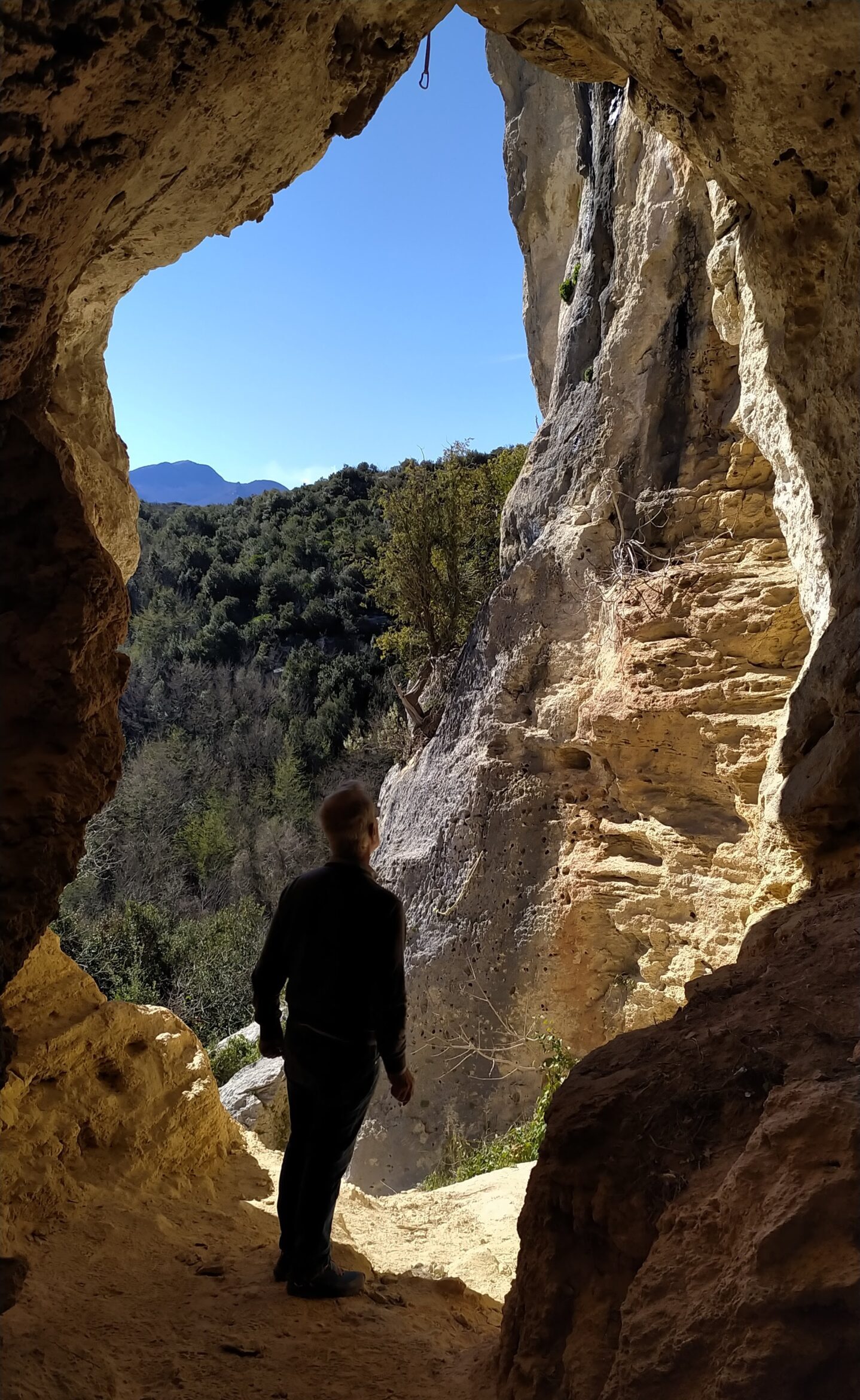 Il Finalese: la Val di Nava, le falesie e le grotte