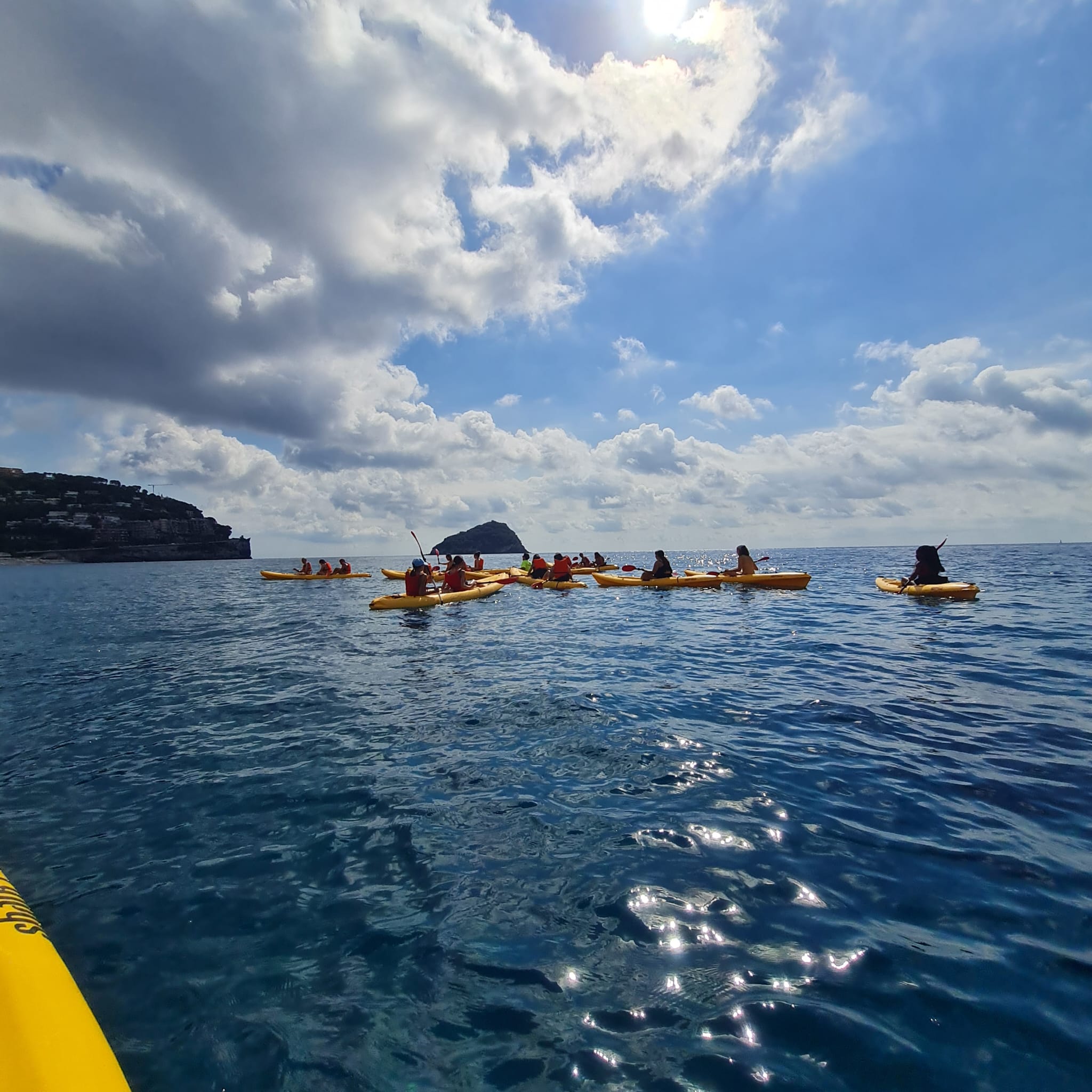 pagaiando verso l'Isola di Bergeggi
